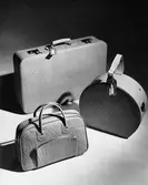 Lädermarknad 1949. Reseeffekter från John A Gahm AB, Göteborg; resväska, handväska, hattask.Nordiska kompaniet.