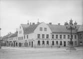 Hörnet Kungsängsgatan - Stora torget, med Rudbeckska gården från norr, Uppsala 1901 - 1902