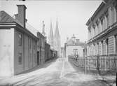 Kyrkogårdsgatan vid Åsgränd, Uppsala 1901 - 1902