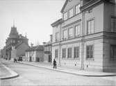 Kungsgatan vid korsningen med S:t Olofsgatan, Uppsala 1901 - 1902