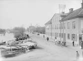 Svartbäcksgatan norrut från Skolgatan, kvarteret Edda, Svartbäcken, Uppsala 1901 - 1902
