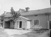Gårdsinteriör, Åsgränd, Uppsala 1908