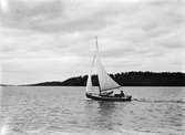 Segelbåt, sannolikt på Ekoln, Uppland