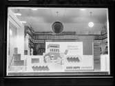 Skytlfönster i Uppsala i april 1947, reklam för Luxus kaffe