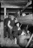 Medlemmar i Ekolns Segelklubb vid deras första lottbåt, sjösatt i Fyrisån, Uppsala 15 juni 1923