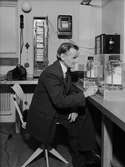Man i laboratorium, Uppsala janauri 1948