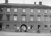 Gillbergska huset vid Fyristorg, Uppsala i februari 1935, innan Genomfarten byggdes