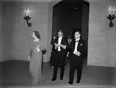 Svenska Turistföreningens 50-årsjubileum - gäster på väg in i Rikssalen, Uppsala slott, Uppsala 1935