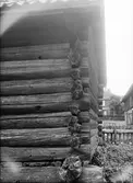 Timmerknut på bod - Gustavsson, Karkebo, Films socken, Uppland 1935