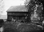 Överkragande dubbelbod, Folkmora, Hökhuvuds socken, Uppland, sannolikt 1920-tal