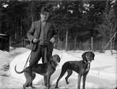 Man med hundar, Uppland 1941