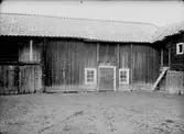 Stallportlider och stall - nu på friluftsmuseet Disagården - på ursprunglig plats i Gränby, Björklinge socken, Uppland