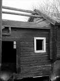 Drängkammare - nu på friluftsmuseet Disagården - under nedmontering i Gränby, Björklinge socken, Uppland