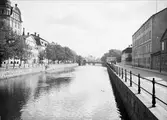 Fyrisån och bebyggelse längs Östra och Västra Ågatorna, Uppsala 1940