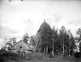 Klockstapel och jordkällare vid Stockholms-Näs kyrka, Uppland 1919