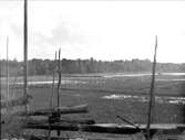 Översvämmade strandängar vid Kyrksjön nära Tegelsmora kyrka, Tegelsmora socken, Uppland i september 1927