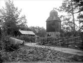 Klockstapeln vid Morkarla kyrka, Morkarla socken, Uppland 1921