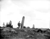 Stensättning med rest sten, Heby, Simtuna socken, Uppland 1907