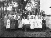 Konfirmandgrupp. Präst.