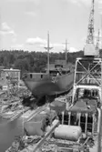 Sjösättning av 102 M/S Cali från stapelbädd I, i bakgrunden syns det gamla gasverket.