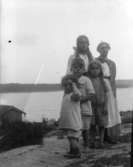 Frida Gustafva Linder, f. Thunvall med barnen Ingeborg, Hasse Bo, Anna Maria och Nils