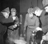 Hamnarbetarnas glöggfest den 17 december 1957.