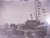 Ångaren Viken i Käringöns hamn 1897.