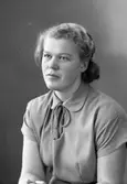 Enligt fotografens journal nr 8 1951-1957: 