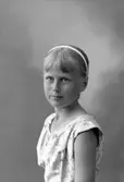 Enligt fotografens journal nr 8 1951-1957: 