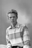 Enligt fotografens journal nr 8 1951-1957: 