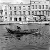 30. Frankrike. Fotojournal finns på B.M.A. + fotoalbum.
Samtidigt förvärv: Böcker och arkivmaterial.
Foton tagna 1959-11-06.
12 Bilder i serie.