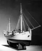 Skrivet på baksidan: 8 april - 47
Stämplat på baksidan: Bohusläns islandsfiskares förening U.P.A.

LL195 DOLLAR av Edshultshall ( islandsfiskebåt )