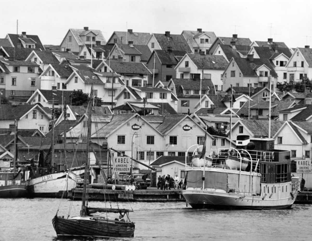 Olof Hasslöf, Fotograferat av: Sven Gillsäter Stockholm Drottningg. 88c Skrivet på baksidan: Gravarne Bohuslän 032-218-10