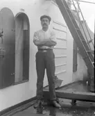 På däcket av en ångare.