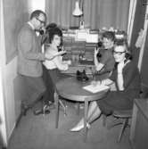 Radiochef Lasse Svensson och medarbetare.1960-tal.