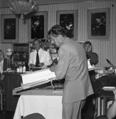 Artisten Martin Ljung fyller 40 år den 15 augusti 1957 med fest på Stora Hotellet i Jönköping.