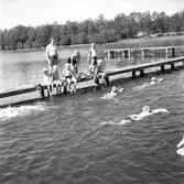 Simskola i Rogbergasjön med magister Rune Lindgren 1956.