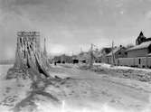 I februari 1928 drog stormen in från Vättern och täckte strandpromenaden och föremål utmed Norra Strandgatan i Jönköping med is.