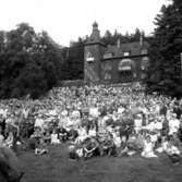 Huskvarna stad firar 50-årsjubileum framför Slottsvillan i Huskvarna år 1961.