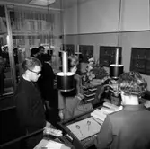 Interiörbild av nyöppnad juvelerarbutik i Huskvarna den 27 september 1965.