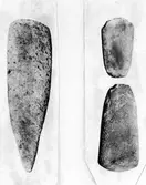 Stenyxor av äldre typ utan skafthål funna i norra delen av Rogberga socken.