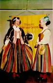 Hembygdsdräkter från Torps hembygdsförening. Denna dräkt är även Medelpadsdräkten.