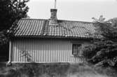 Exteriörbild av bostadshus på Roten M 13 i Mölndals Kvarnby, 1972.