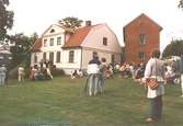 Musikuppträdanden utanför hembygdsgården i augusti 1984.