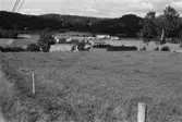 Vy mot Hällesåkersby från Gårdaliden, 1991.