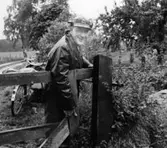 Lantbrevbärare Ruben Carlsson ute på turen.