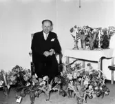 Arbetskamrat till Arvid Svensson, fyller år.