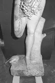 Dokumentation av lagning av skulpturer Bacchus och Flora efter sönderslagningen 1993.