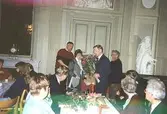 Avtackning av Sten G. Svensson, Gunnebo slott, december 1994. Till vänster om Sten G. Svensson står Maj Keidser, ordförande i Kultur- och fritidsnämnden. Till vänster om henne står Christer Eriksson, vice ordf. i samma nämnd.
