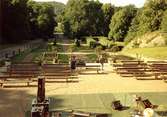 Scenen utanför Gunnebo slott, juli 1991.